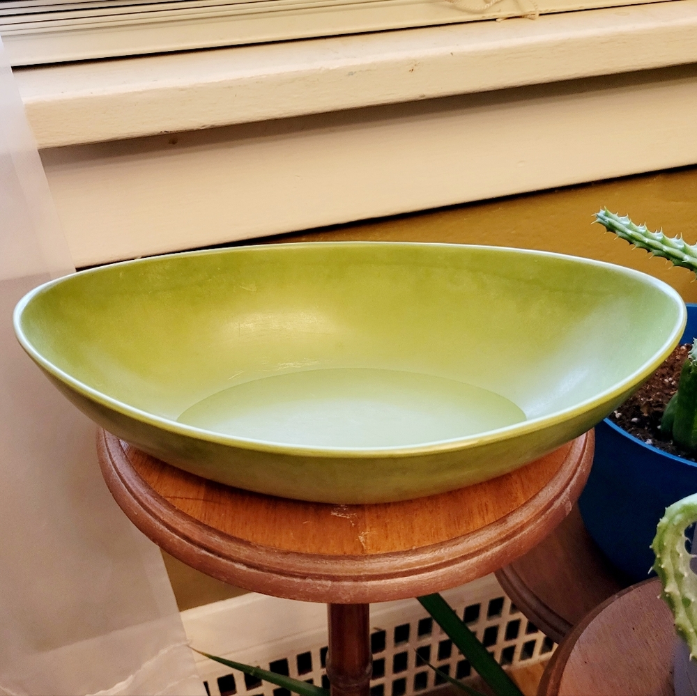Vintage Avocado Green Center console Bowl•MCM Home decor piece